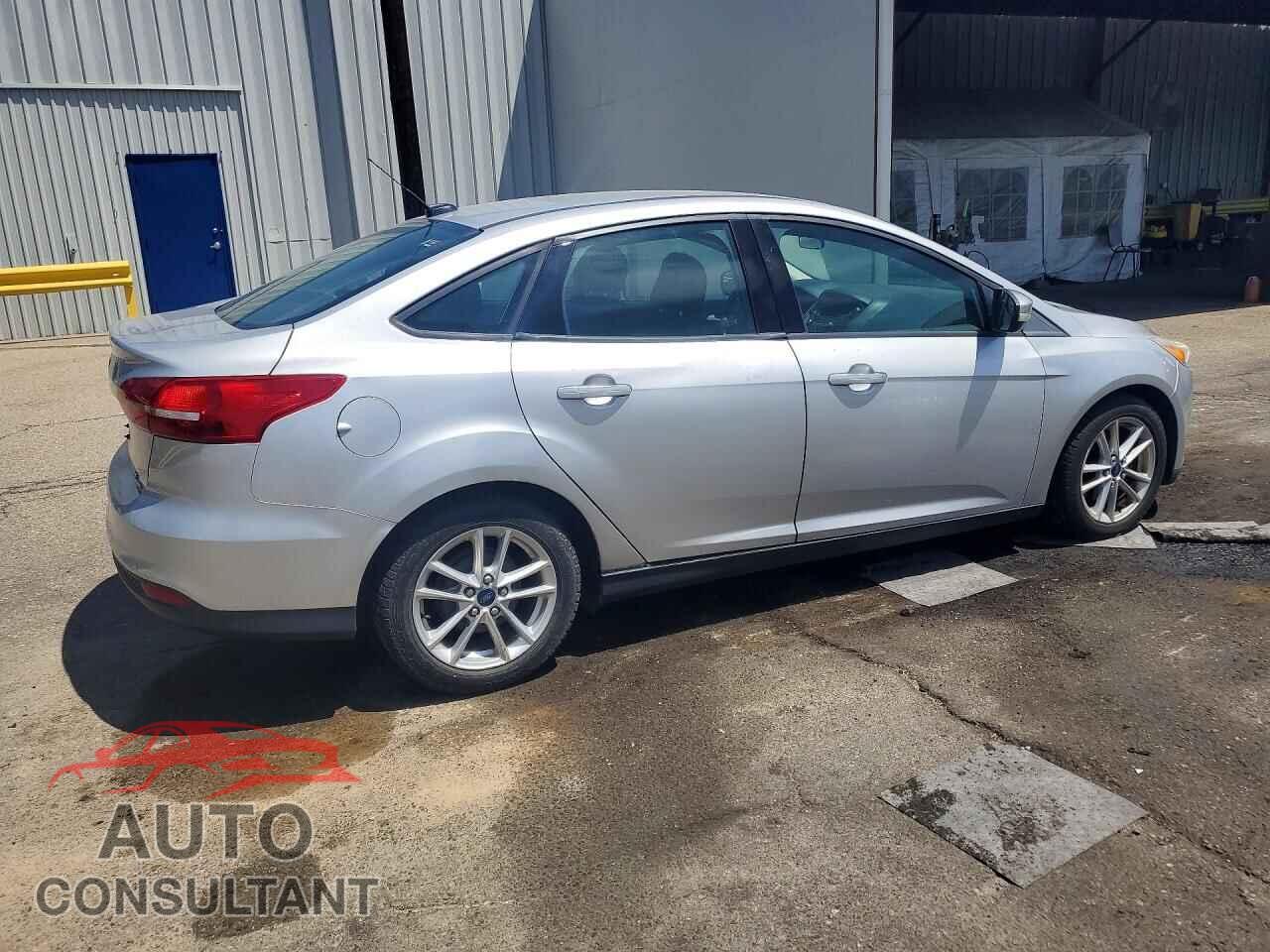 FORD FOCUS 2015 - 1FADP3F29FL205613