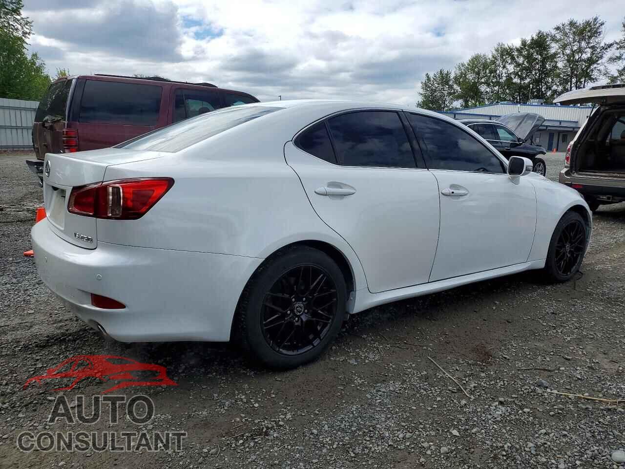 LEXUS IS 2011 - JTHBF5C25B5133701