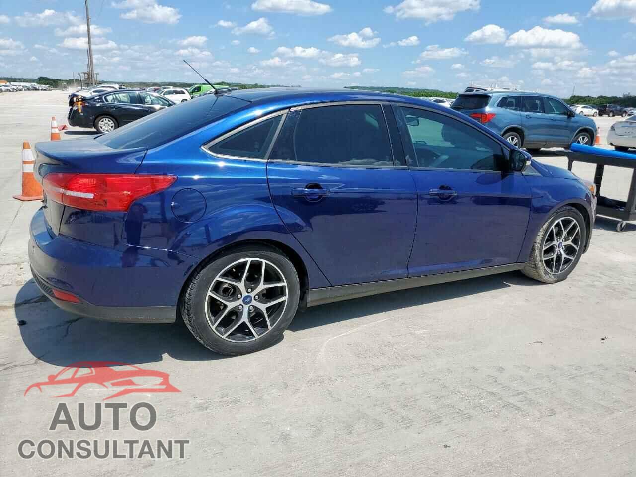 FORD FOCUS 2017 - 1FADP3H23HL328484