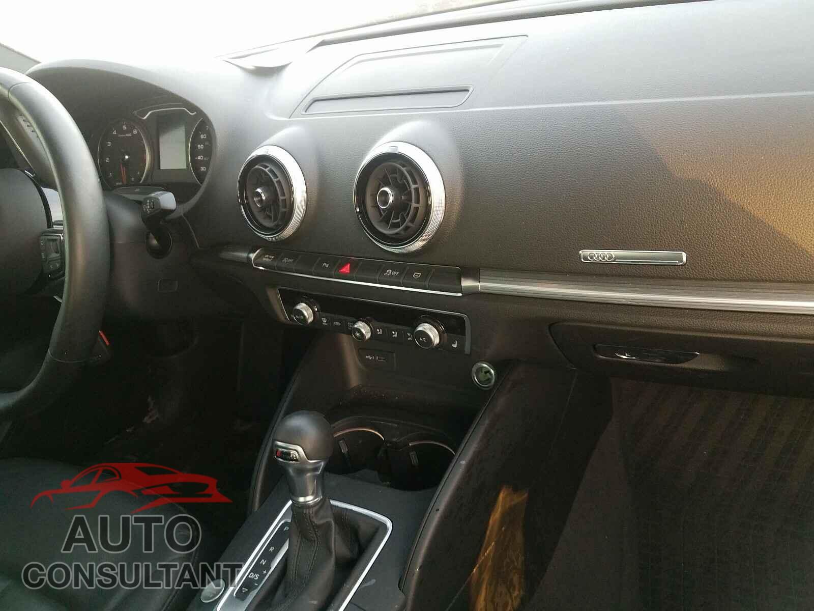 AUDI A3 2019 - WAUGUGFF5K1011450