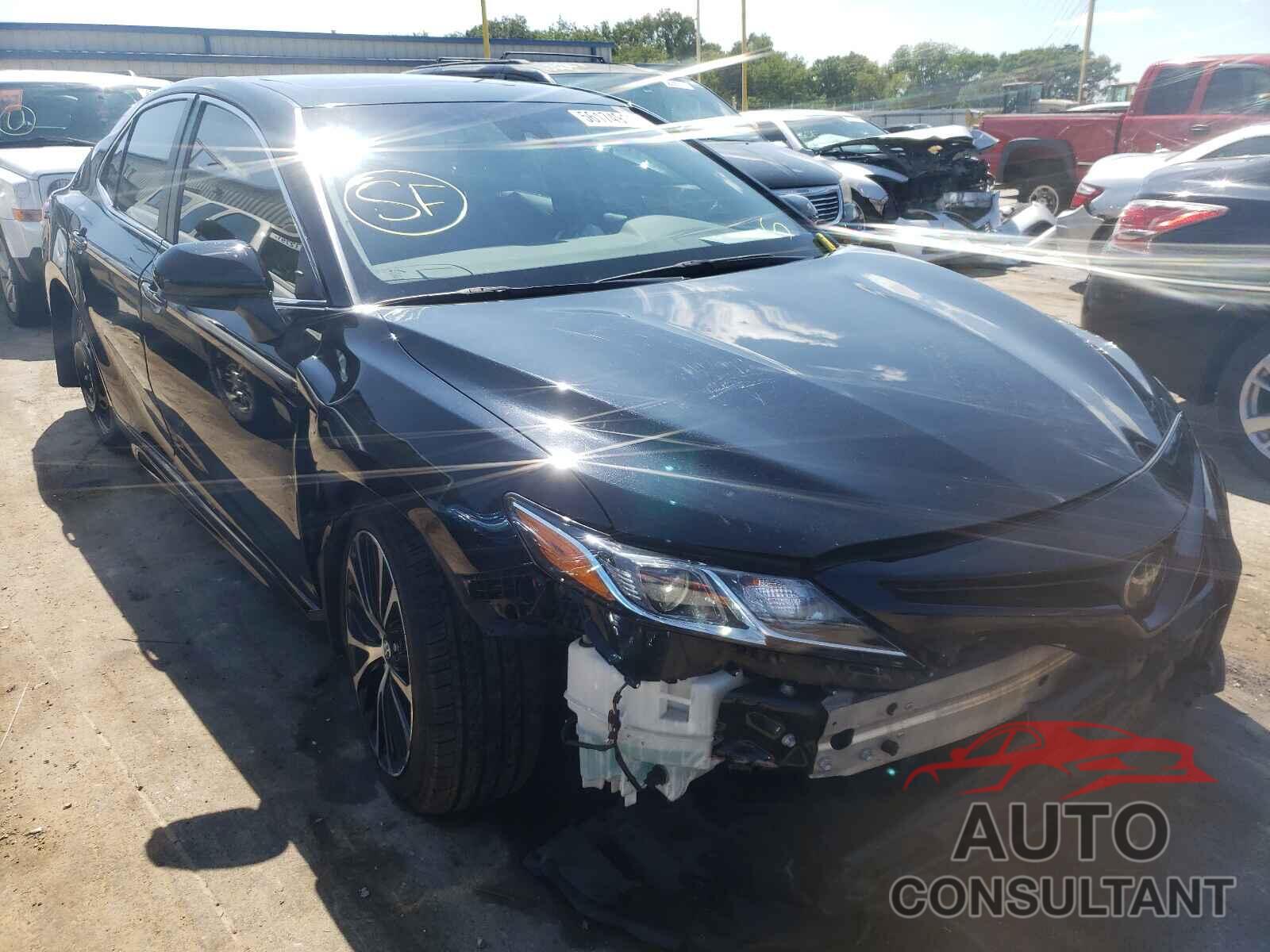 TOYOTA CAMRY 2018 - 4T1B11HK7JU057674