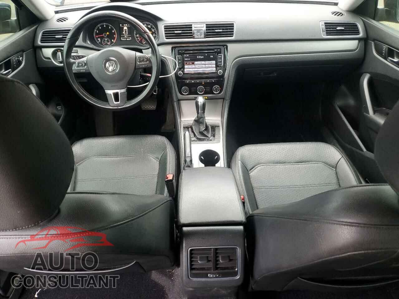 VOLKSWAGEN PASSAT 2014 - 1VWBT7A38EC043473