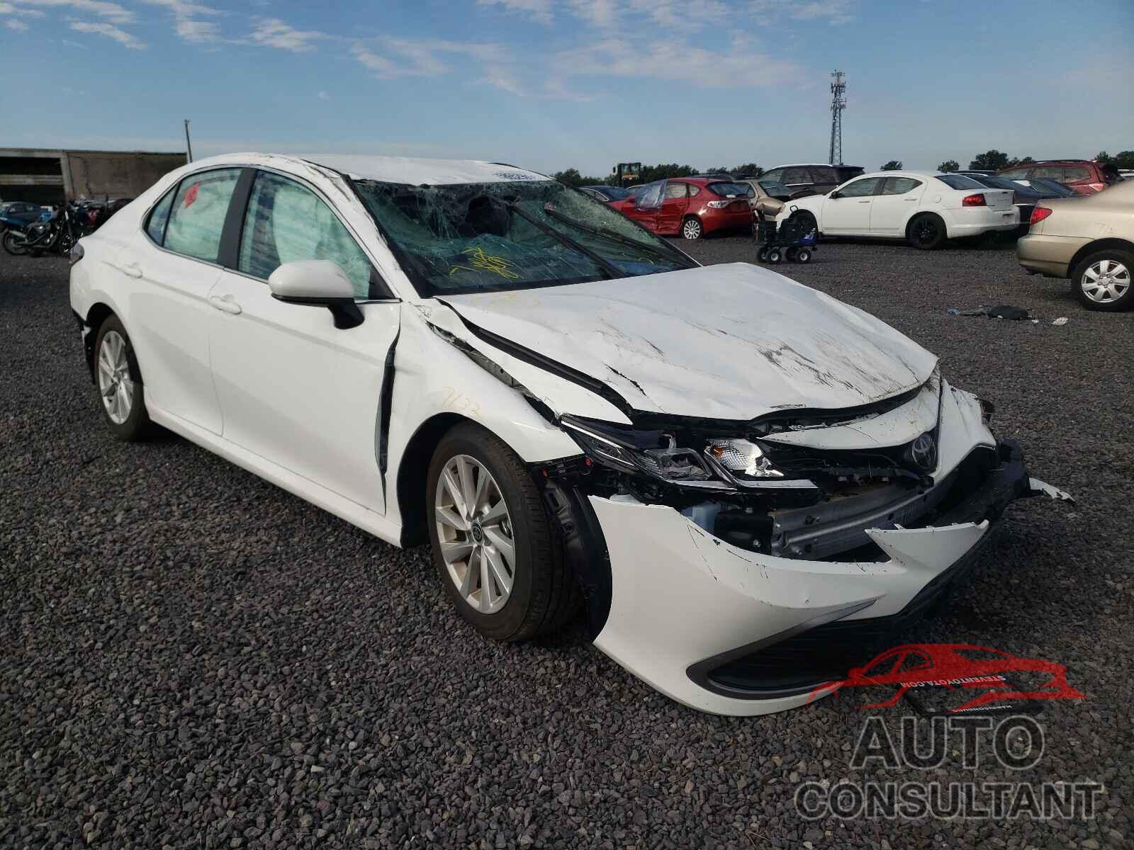 TOYOTA CAMRY 2021 - 4T1C11AK9MU580455
