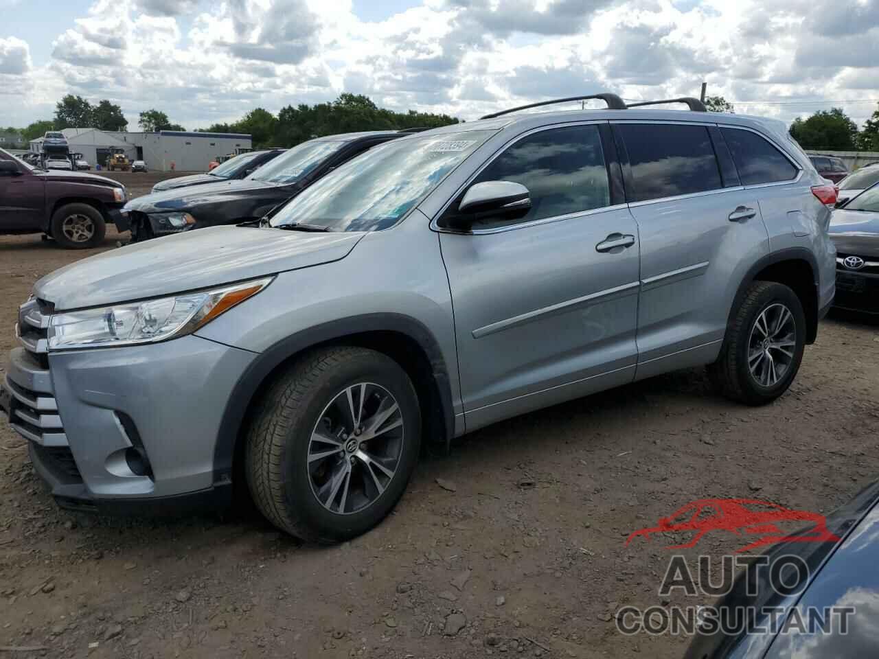 TOYOTA HIGHLANDER 2018 - 5TDBZRFH1JS829285