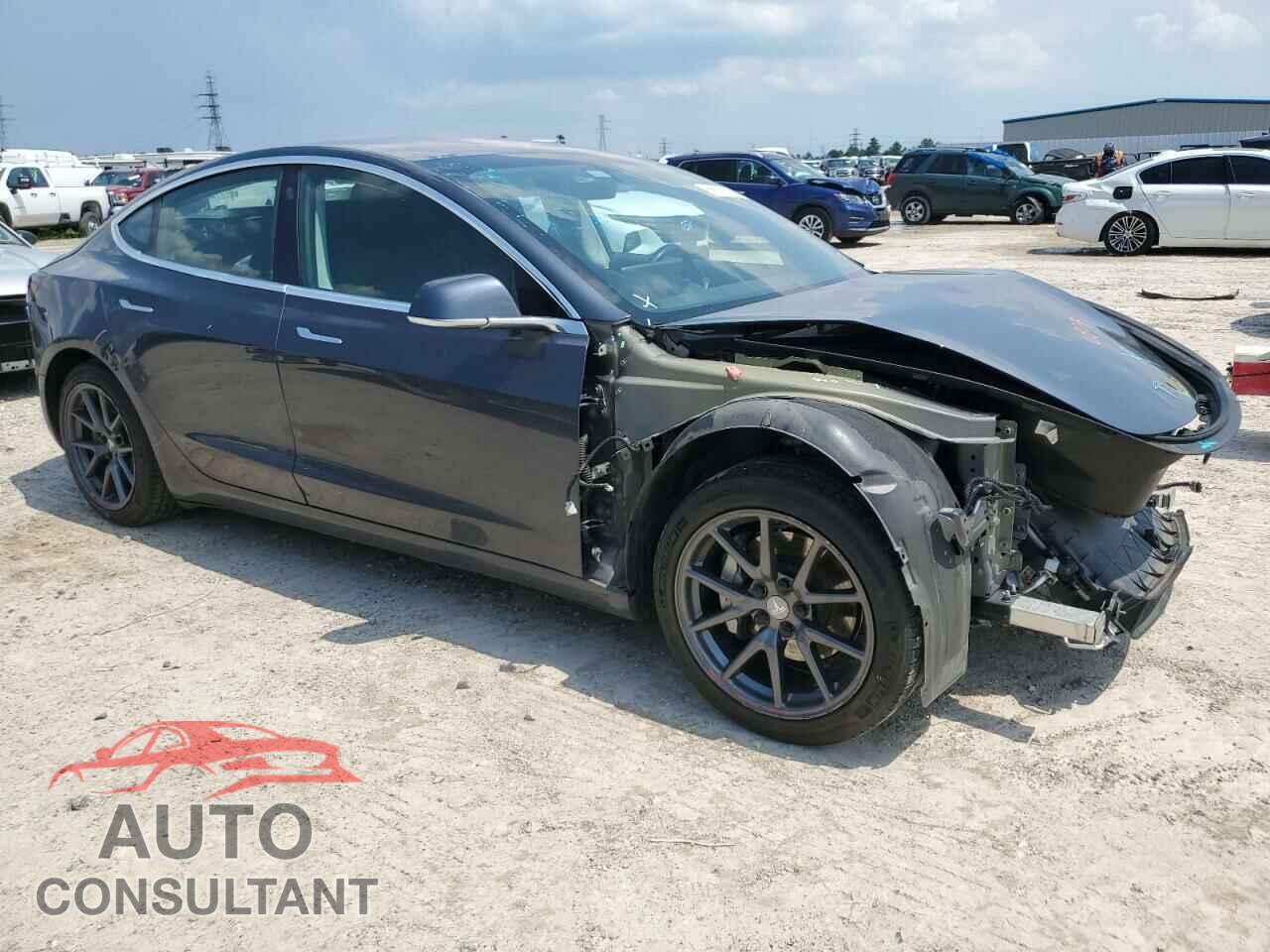 TESLA MODEL 3 2017 - 5YJ3E1EAXHF000901