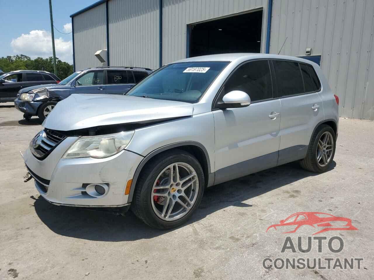 VOLKSWAGEN TIGUAN 2010 - WVGCV7AX3AW535174