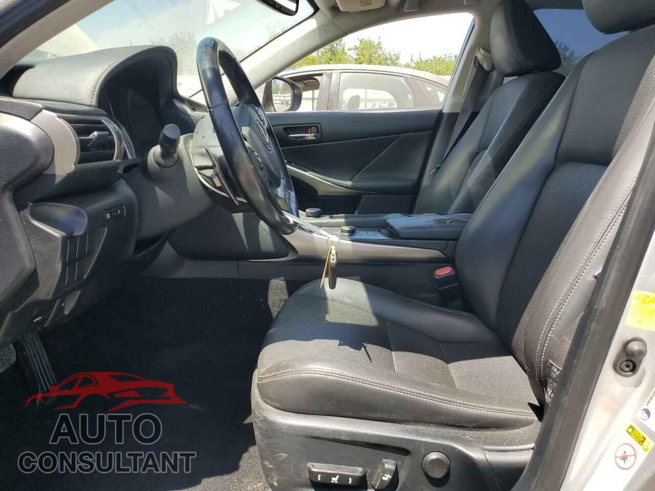 LEXUS IS 2016 - JTHBA1D21G5020972