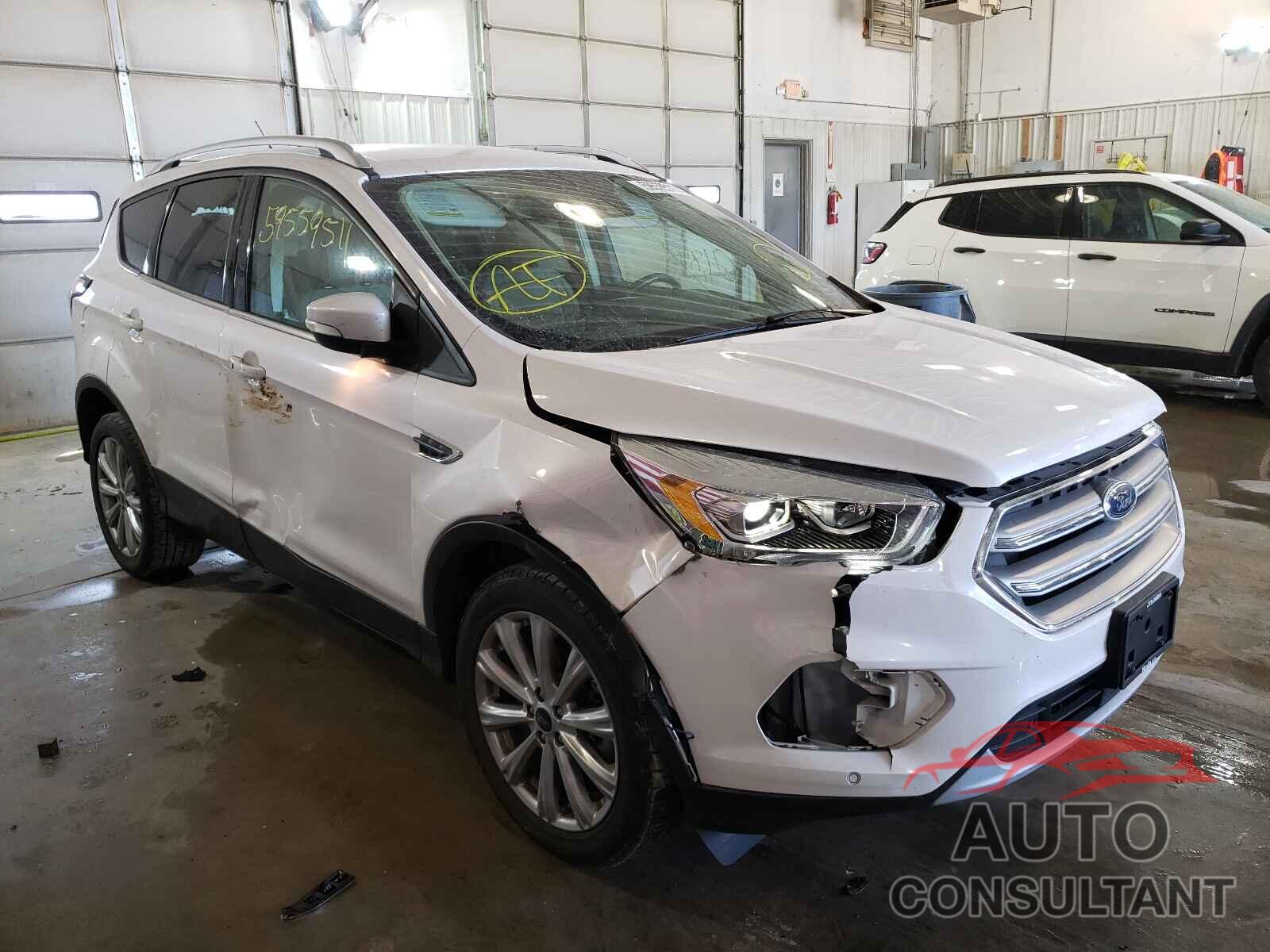 FORD ESCAPE 2017 - 1FMCU0J91HUE38234