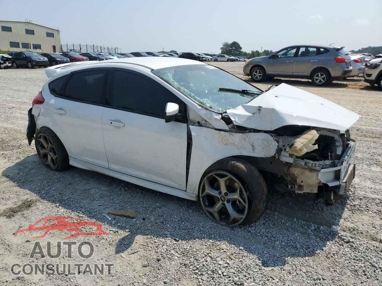 FORD FOCUS 2017 - 1FADP3L95HL320441