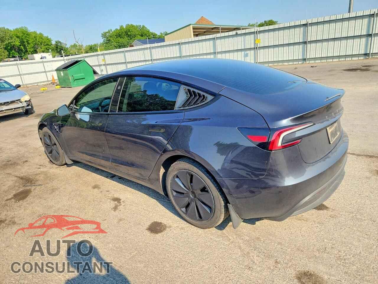 TESLA MODEL 3 2024 - 5YJ3E1EA2RF829706