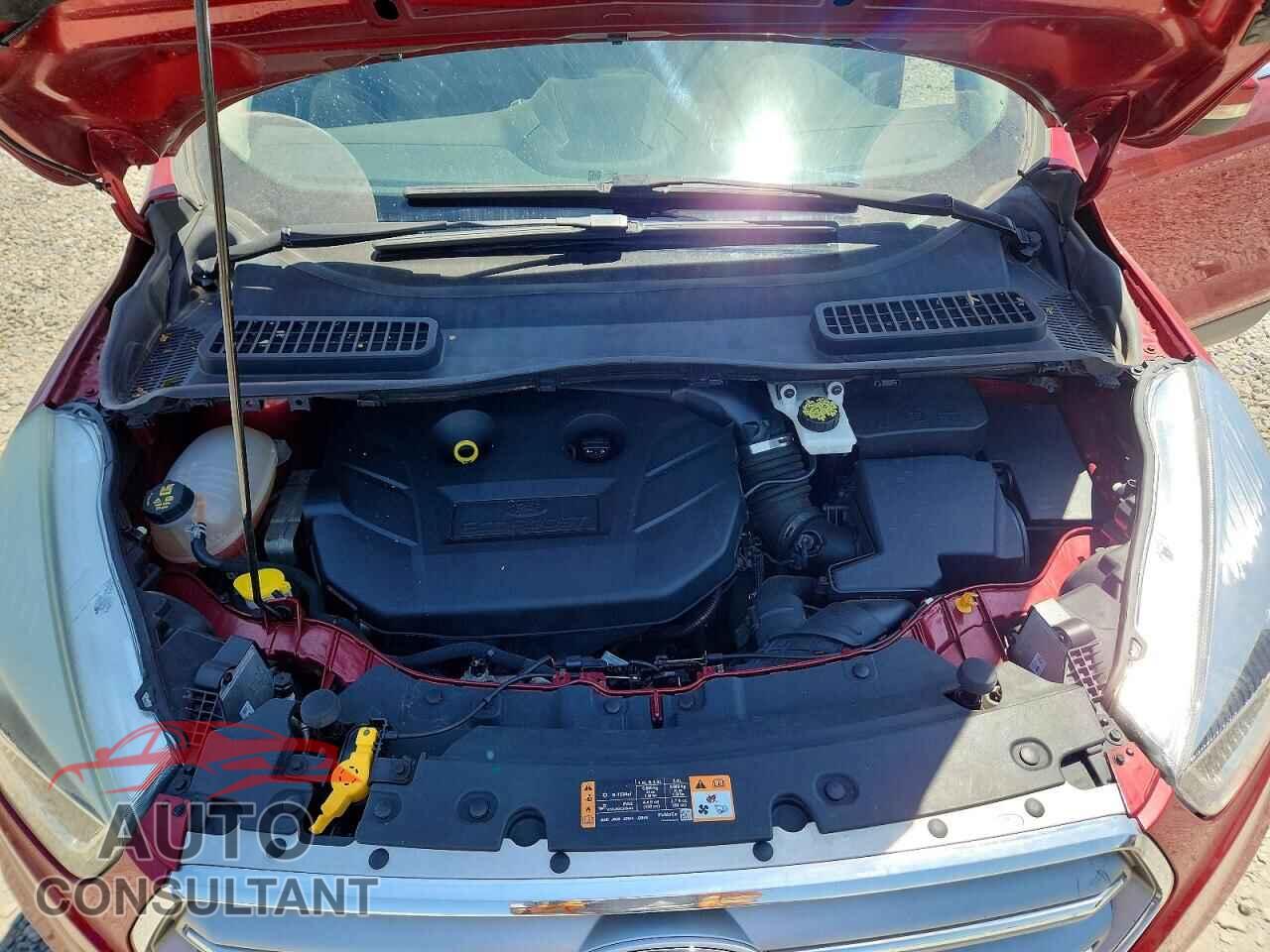 FORD ESCAPE 2017 - 1FMCU0J94HUC13905