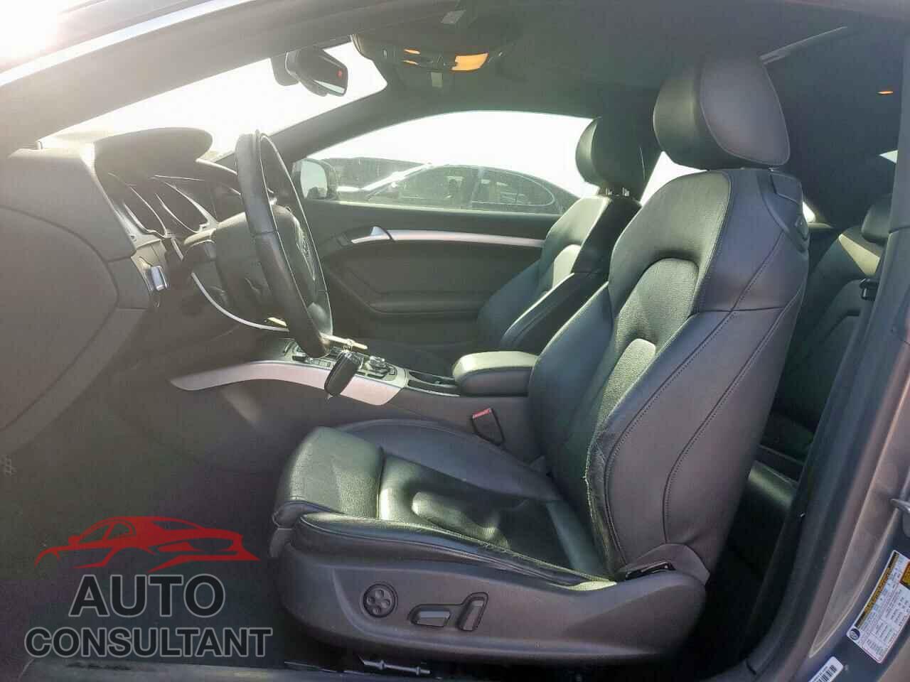 AUDI A5 2012 - WAUVFAFR1CA005199