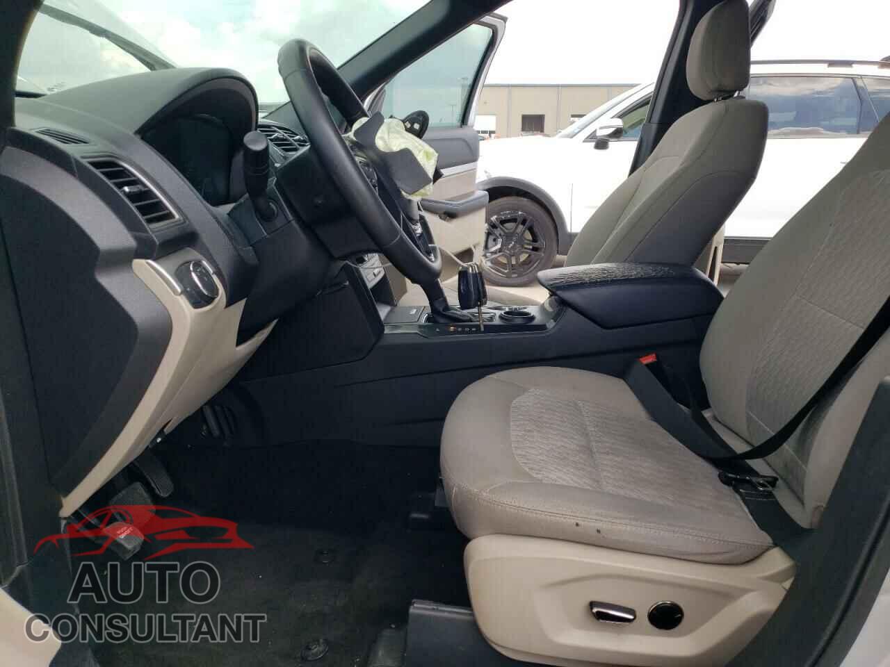 FORD EXPLORER 2018 - 1FM5K7B8XJGB54604