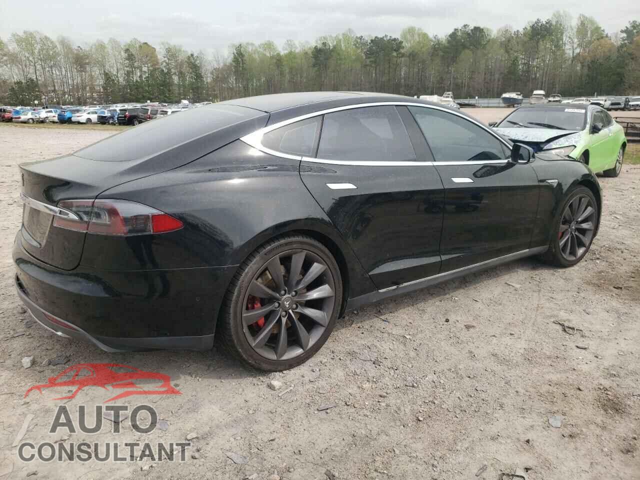 TESLA MODEL S 2015 - 5YJSA1E12FF118302