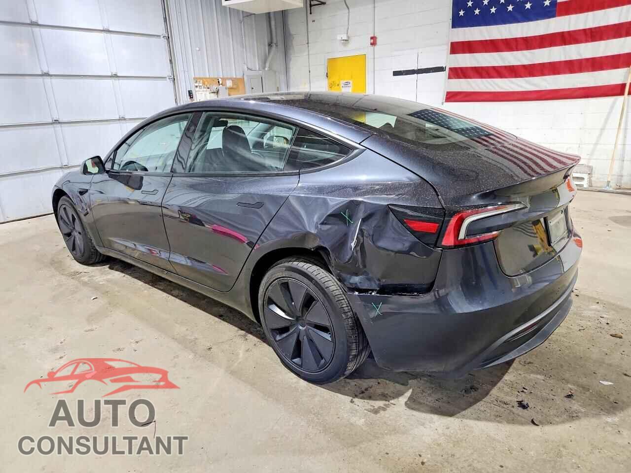 TESLA MODEL 3 2025 - 5YJ3E1EA8SF024962