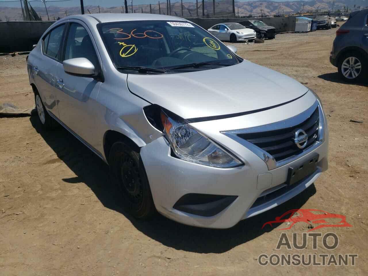 NISSAN VERSA 2018 - 3N1CN7AP2JL867491