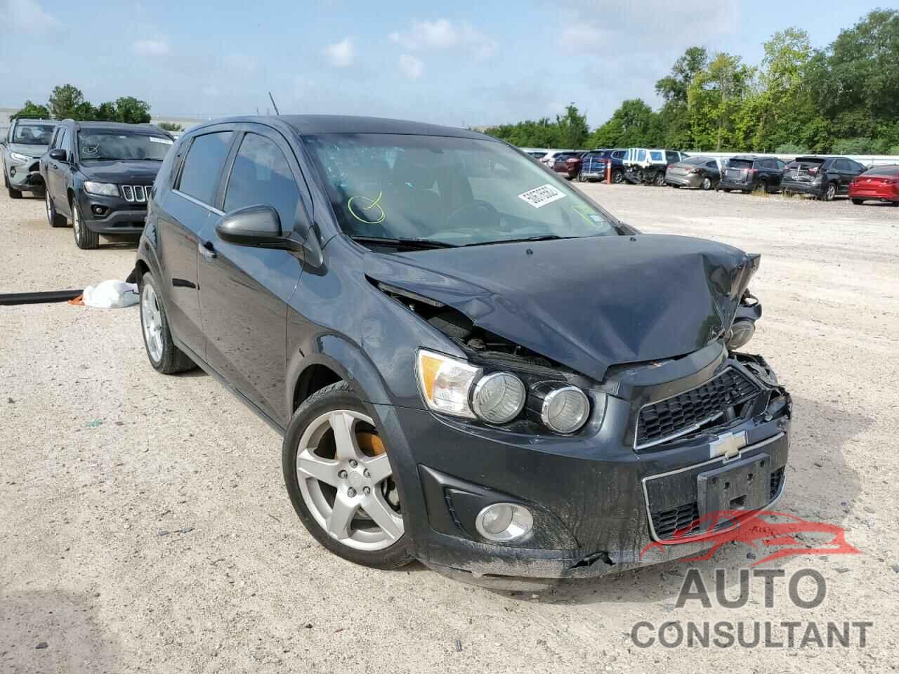 CHEVROLET SONIC 2016 - 1G1JE6SB0G4161502