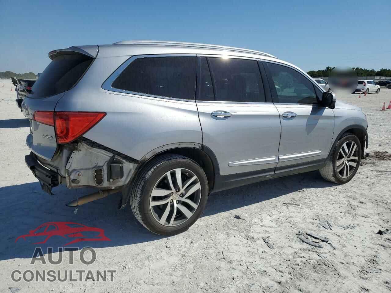 HONDA PILOT 2017 - 5FNYF5H90HB008145