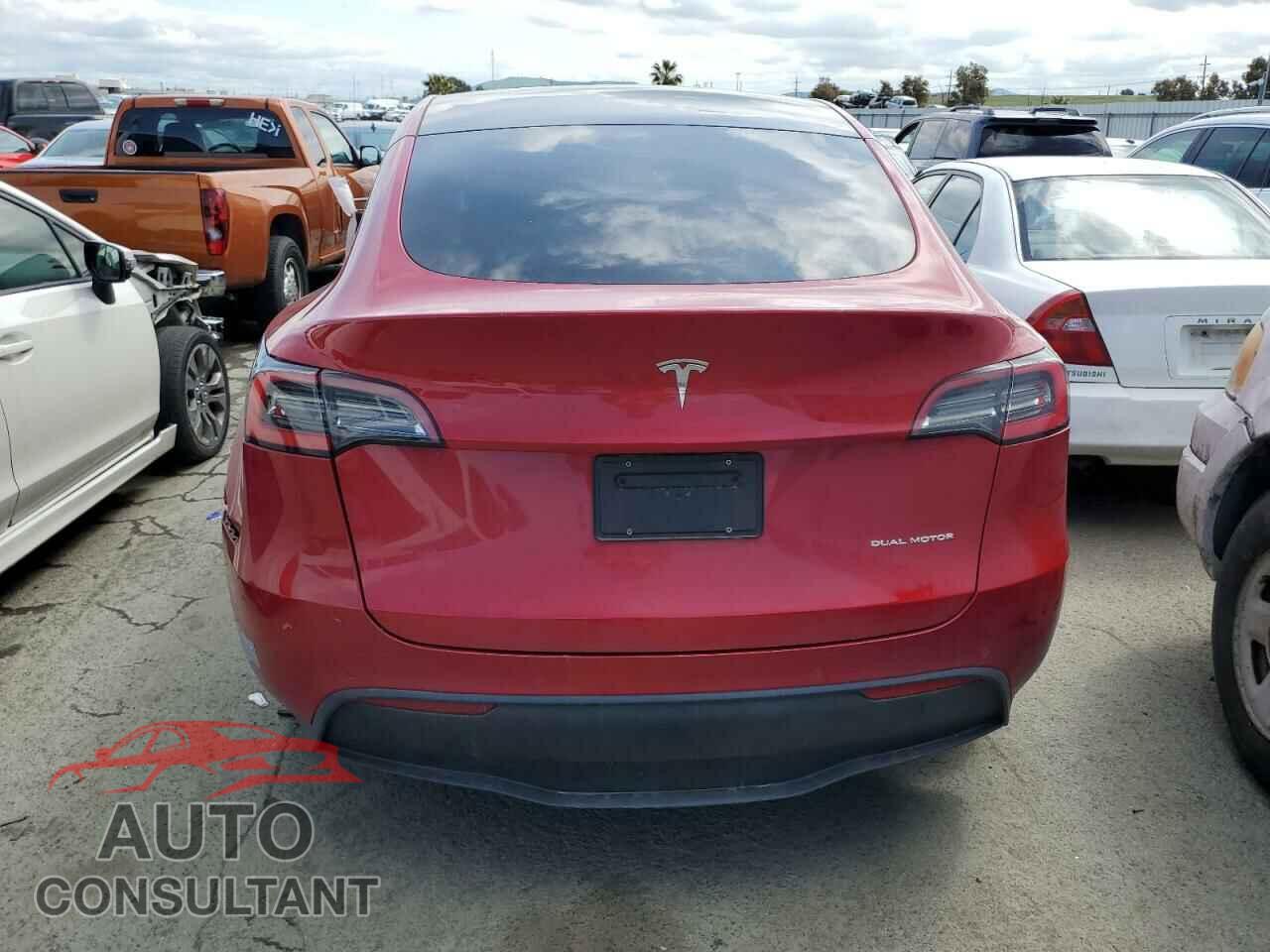 TESLA MODEL Y 2021 - 5YJYGDEE7MF066952