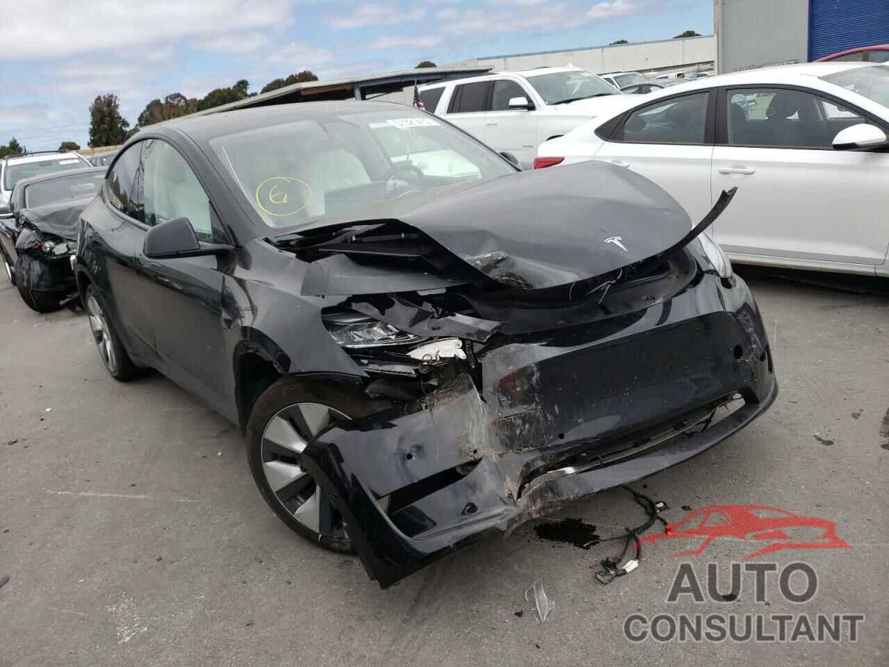 TESLA MODEL Y 2021 - 5YJYGDEE6MF270013