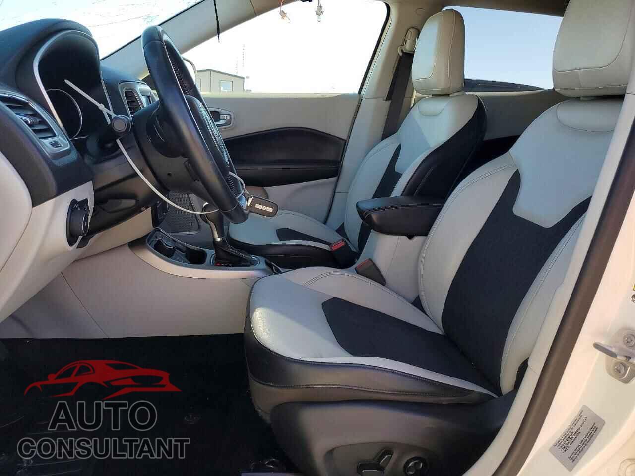 JEEP COMPASS 2017 - 3C4NJDBB9HT688653