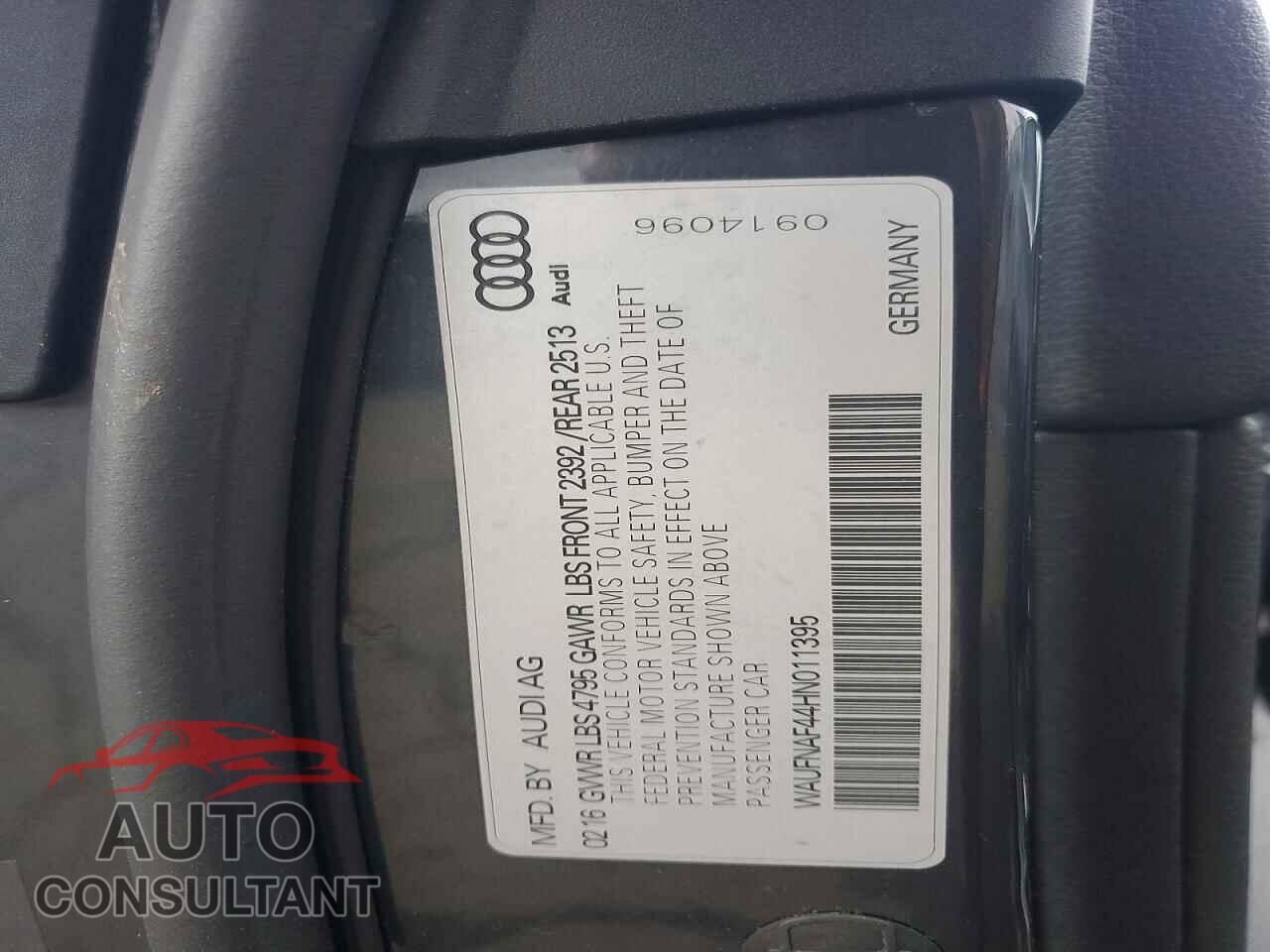 AUDI A4 2017 - WAUFNAF44HN011395