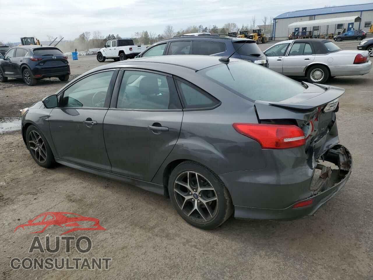 FORD FOCUS 2015 - 1FADP3F20FL267322