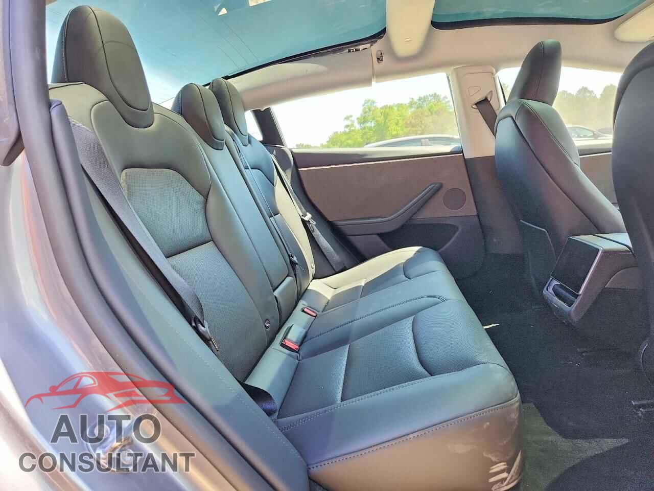 TESLA MODEL 3 2025 - 5YJ3E1EA7SF028775
