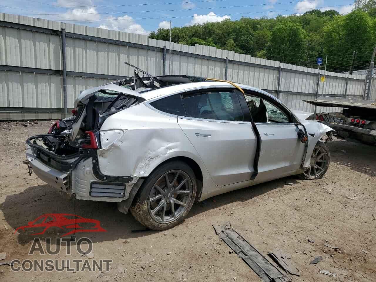 TESLA MODEL 3 2018 - 5YJ3E1EB5JF074824