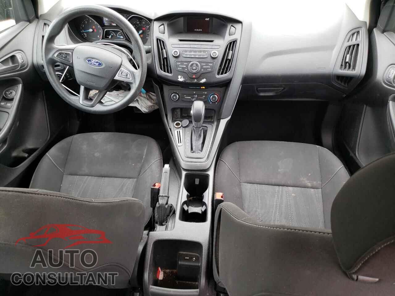 FORD FOCUS 2017 - 1FADP3E28HL275432