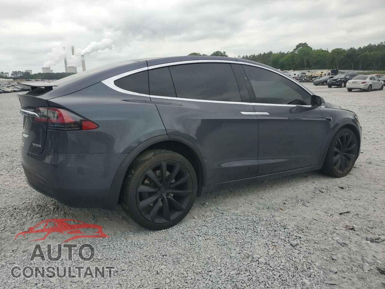 TESLA MODEL X 2017 - 5YJXCBE27HF050211