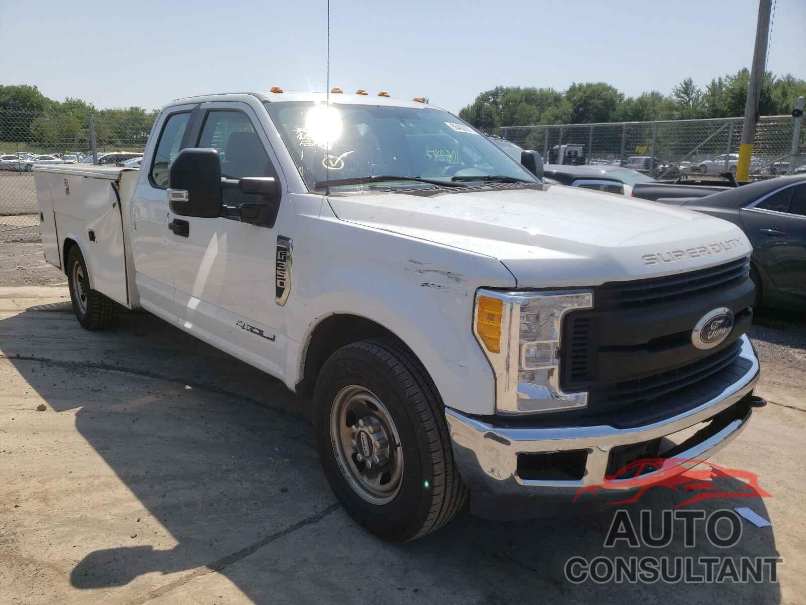 FORD F350 2017 - 1FD8X3E68HEB66595