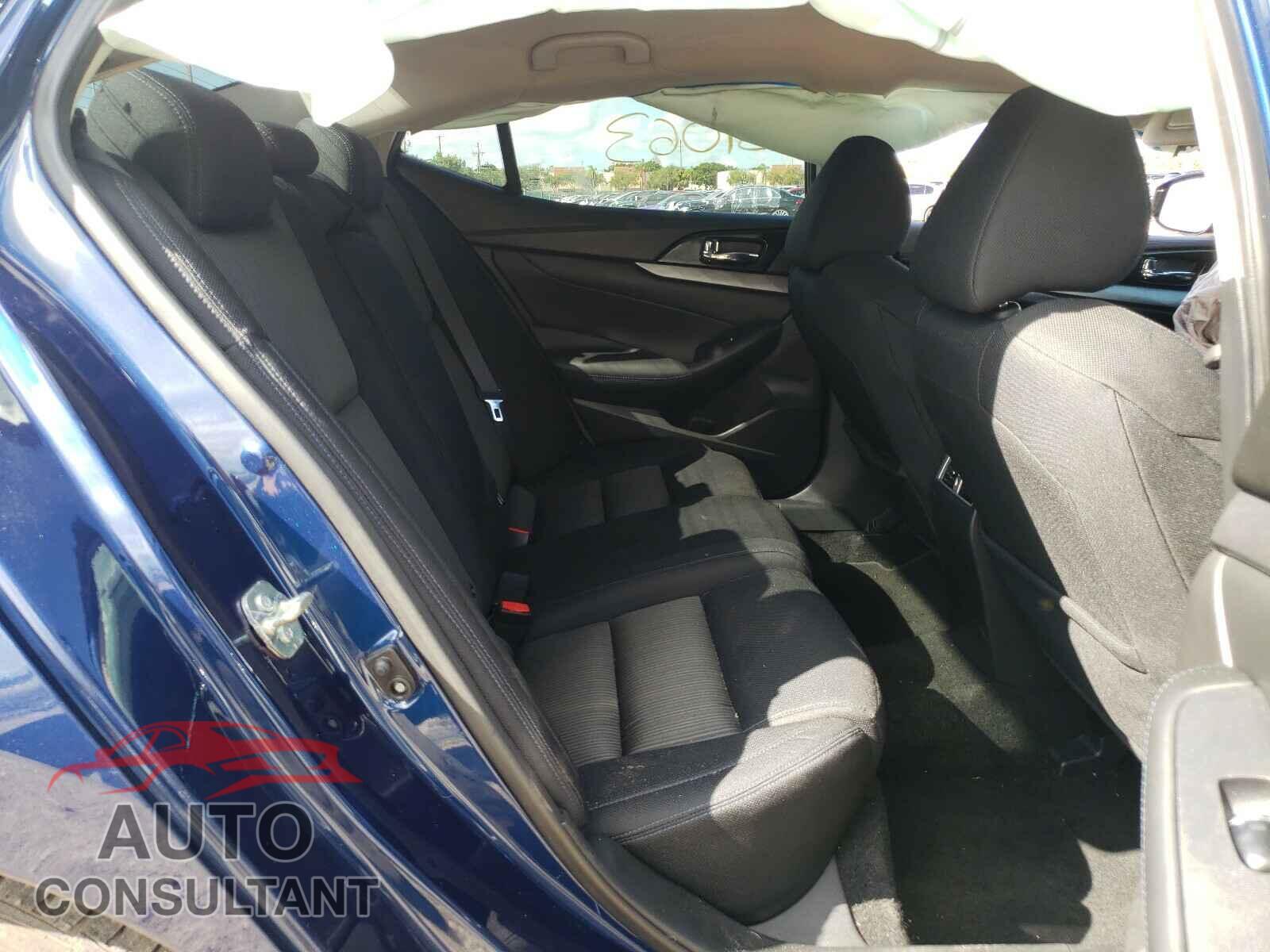 NISSAN MAXIMA 2017 - 1N4AA6AP3HC392407
