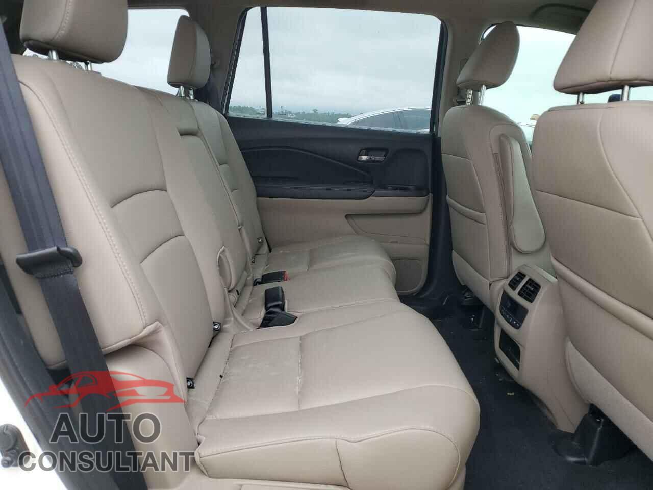HONDA PILOT 2017 - 5FNYF5H62HB026698