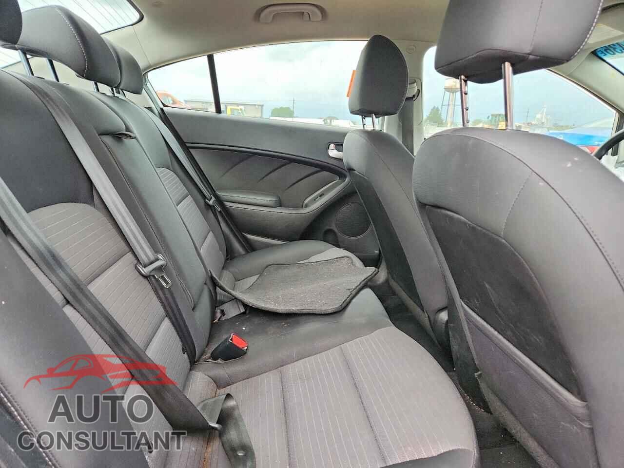 KIA FORTE 2017 - 3KPFL4A7XHE147658