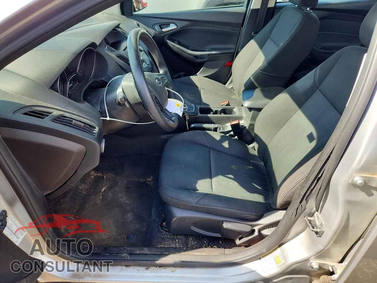 FORD FOCUS 2017 - 1FADP3F23HL294758