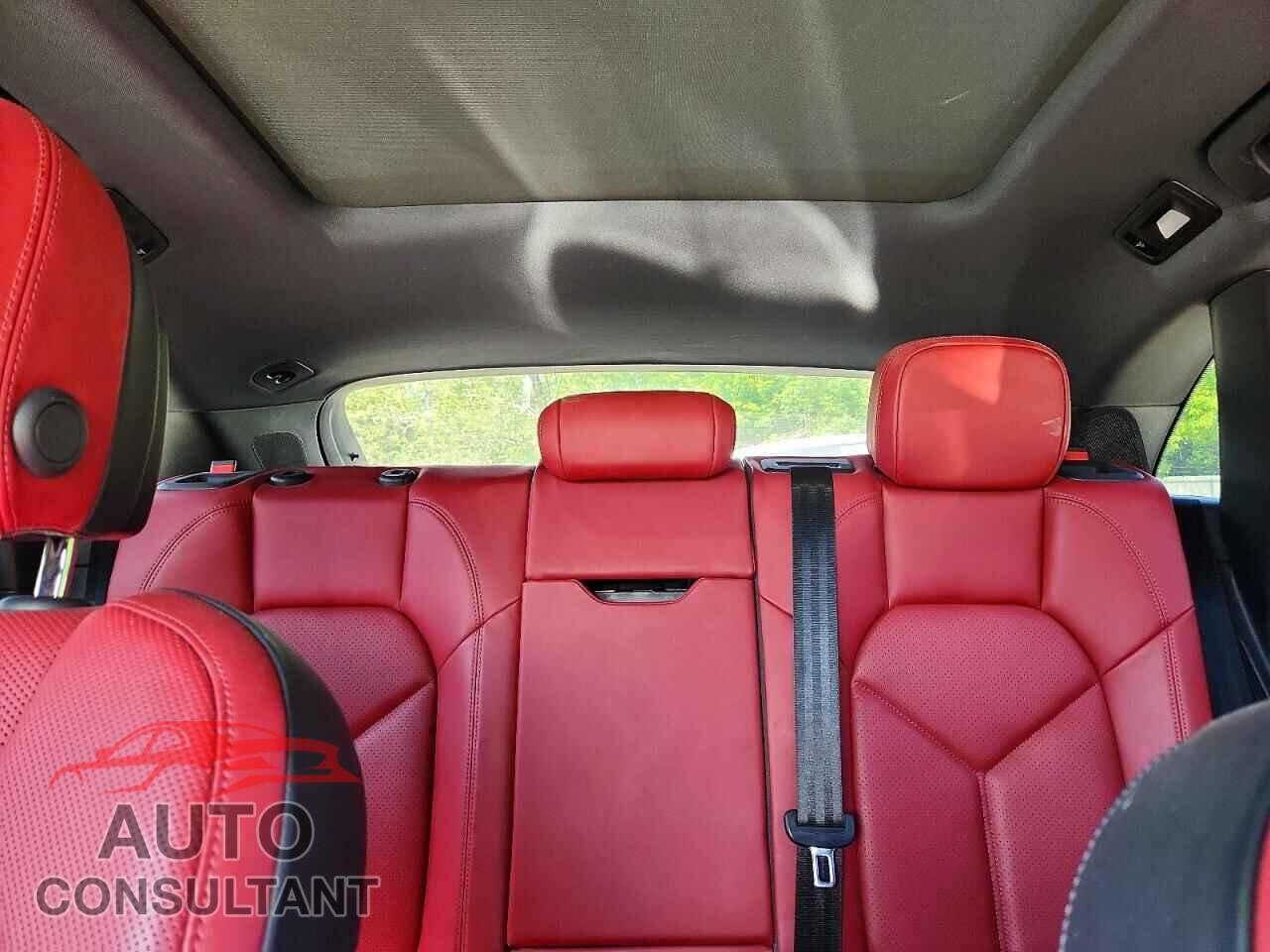 PORSCHE MACAN 2023 - WP1AA2A5XPLB14537