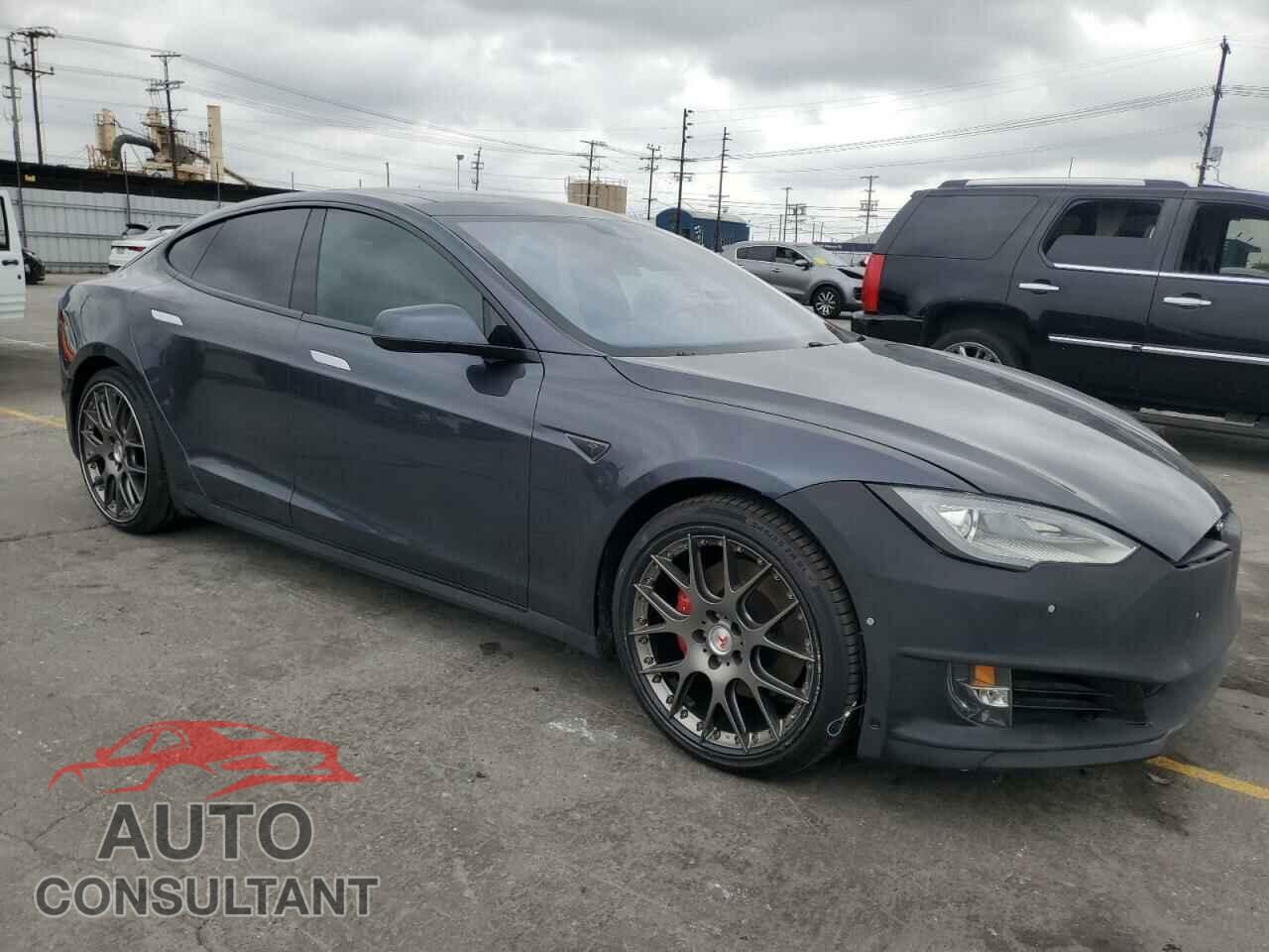TESLA MODEL S 2015 - 5YJSA1E41FF108399