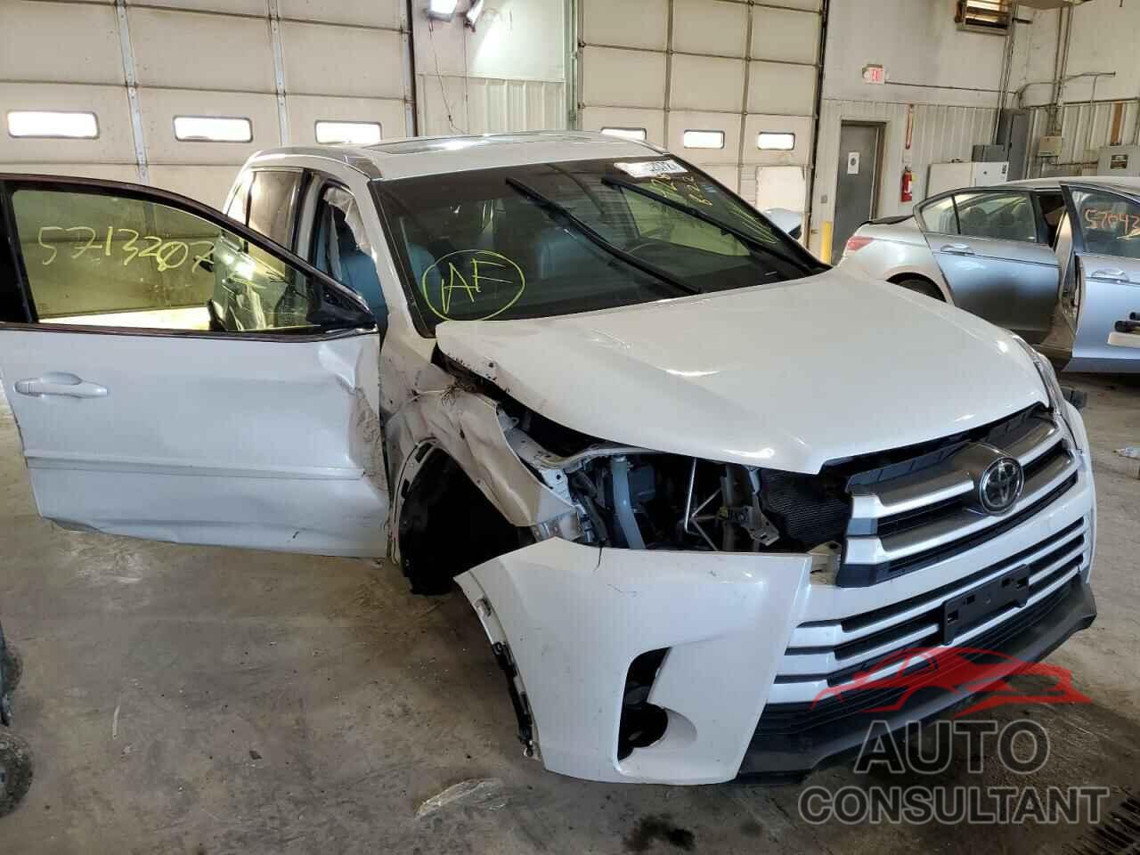 TOYOTA HIGHLANDER 2019 - 5TDJZRFH5KS574282