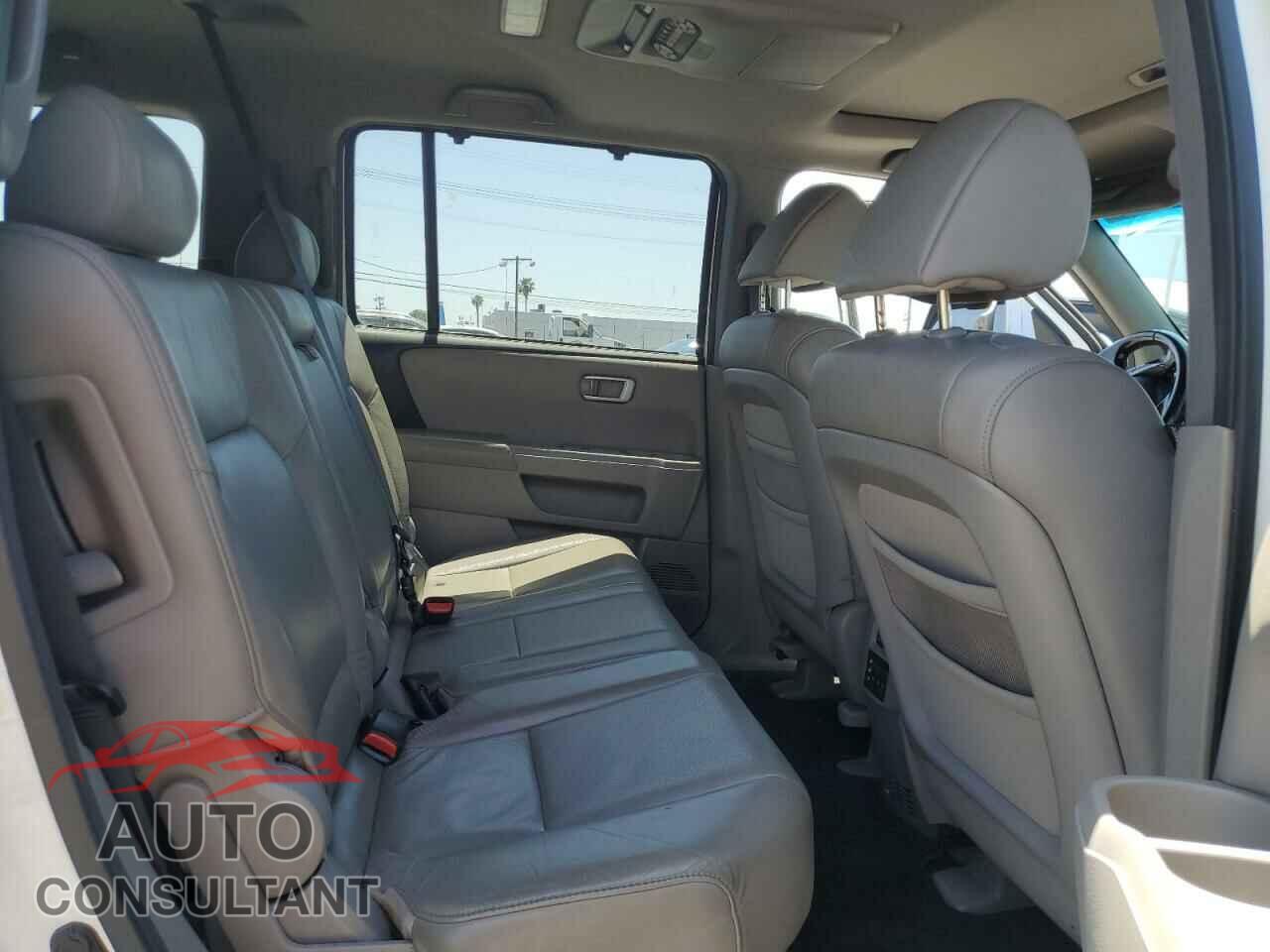 HONDA PILOT 2010 - 5FNYF4H92AB012391