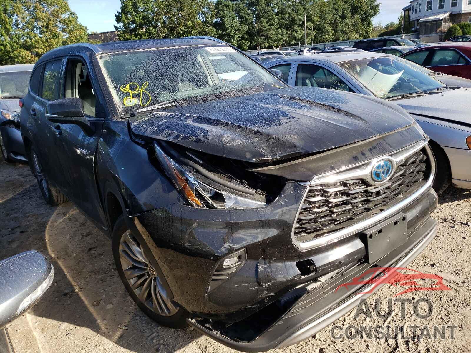 TOYOTA HIGHLANDER 2021 - 5TDEBRCH1MS051225