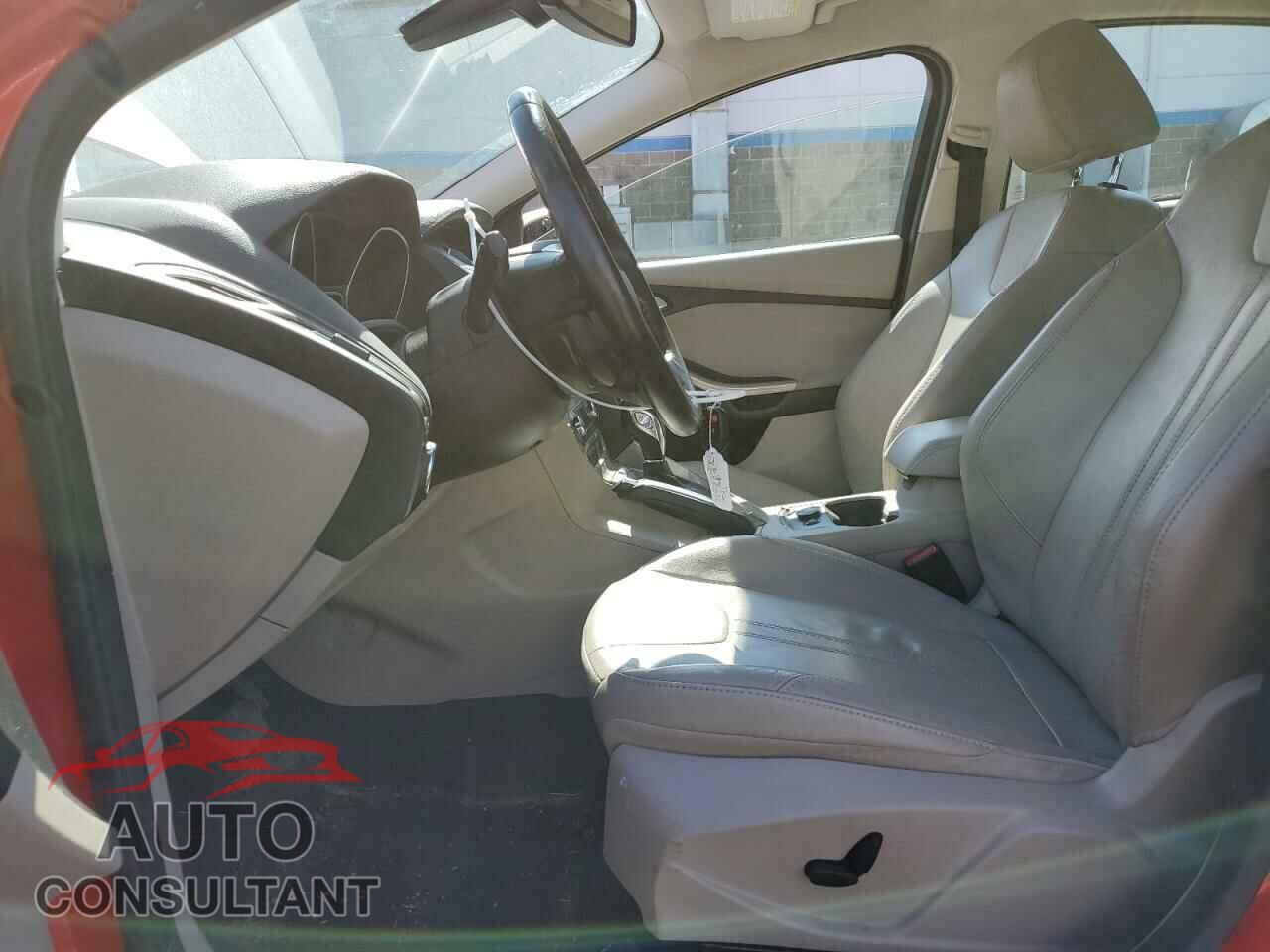 FORD FOCUS 2012 - 1FAHP3M2XCL471979