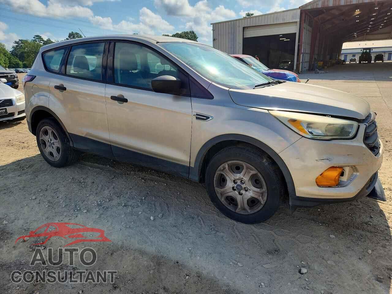 FORD ESCAPE 2017 - 1FMCU0F71HUC31429