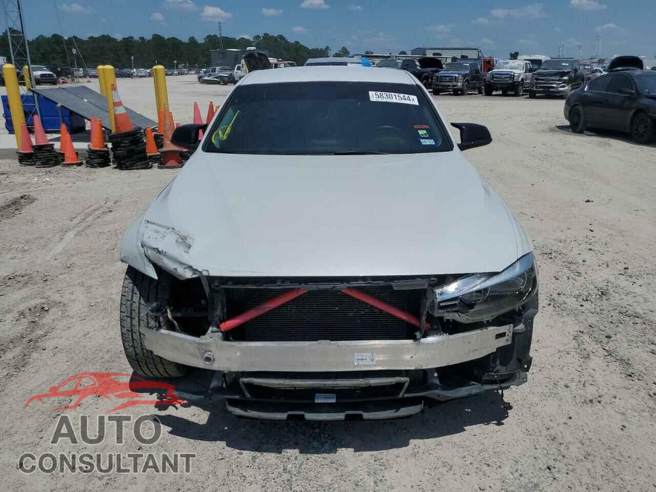 BMW 3 SERIES 2016 - WBA8E1G52GNU10112