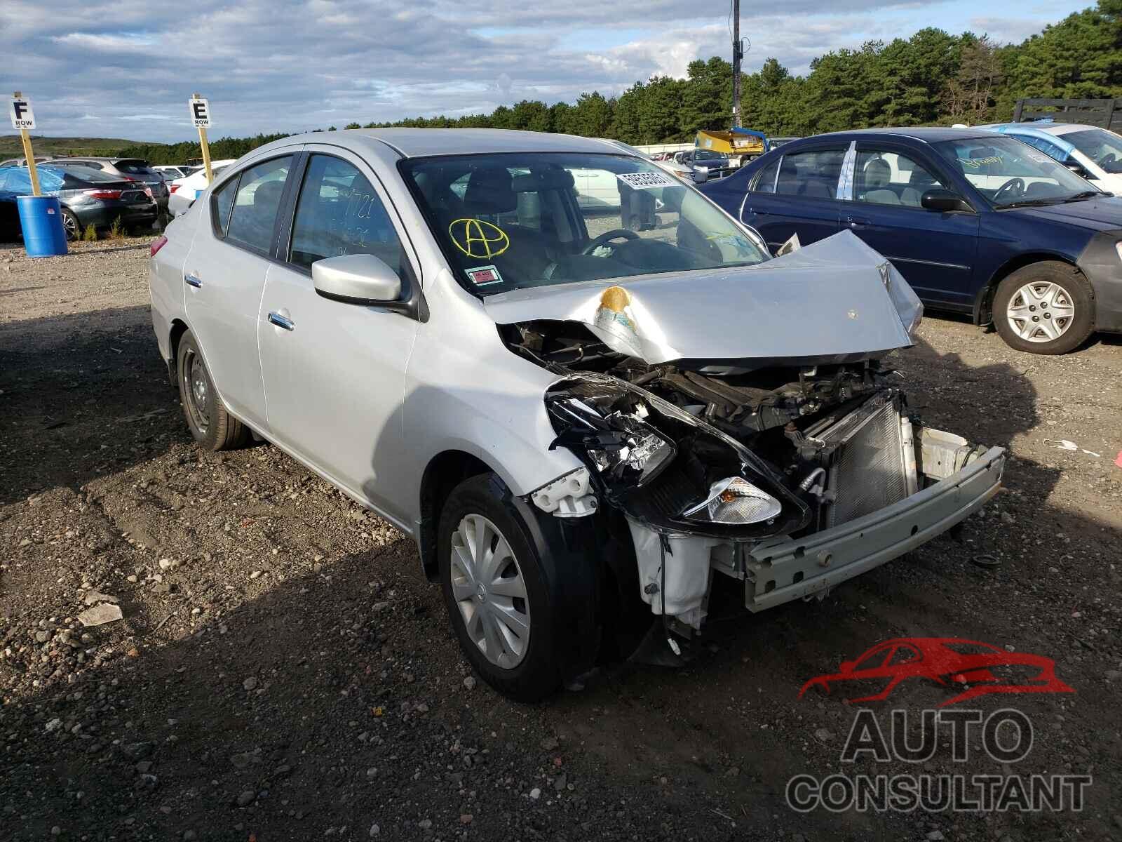 NISSAN VERSA 2019 - 3N1CN7AP7KL879394