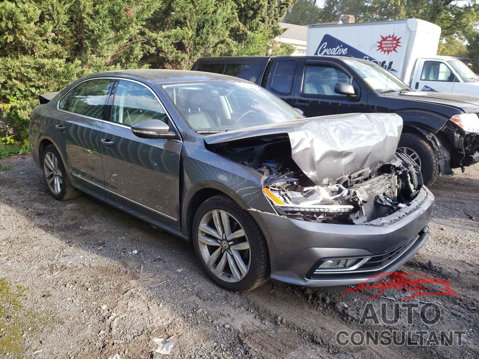 VOLKSWAGEN PASSAT 2017 - 1VWGT7A37HC070500