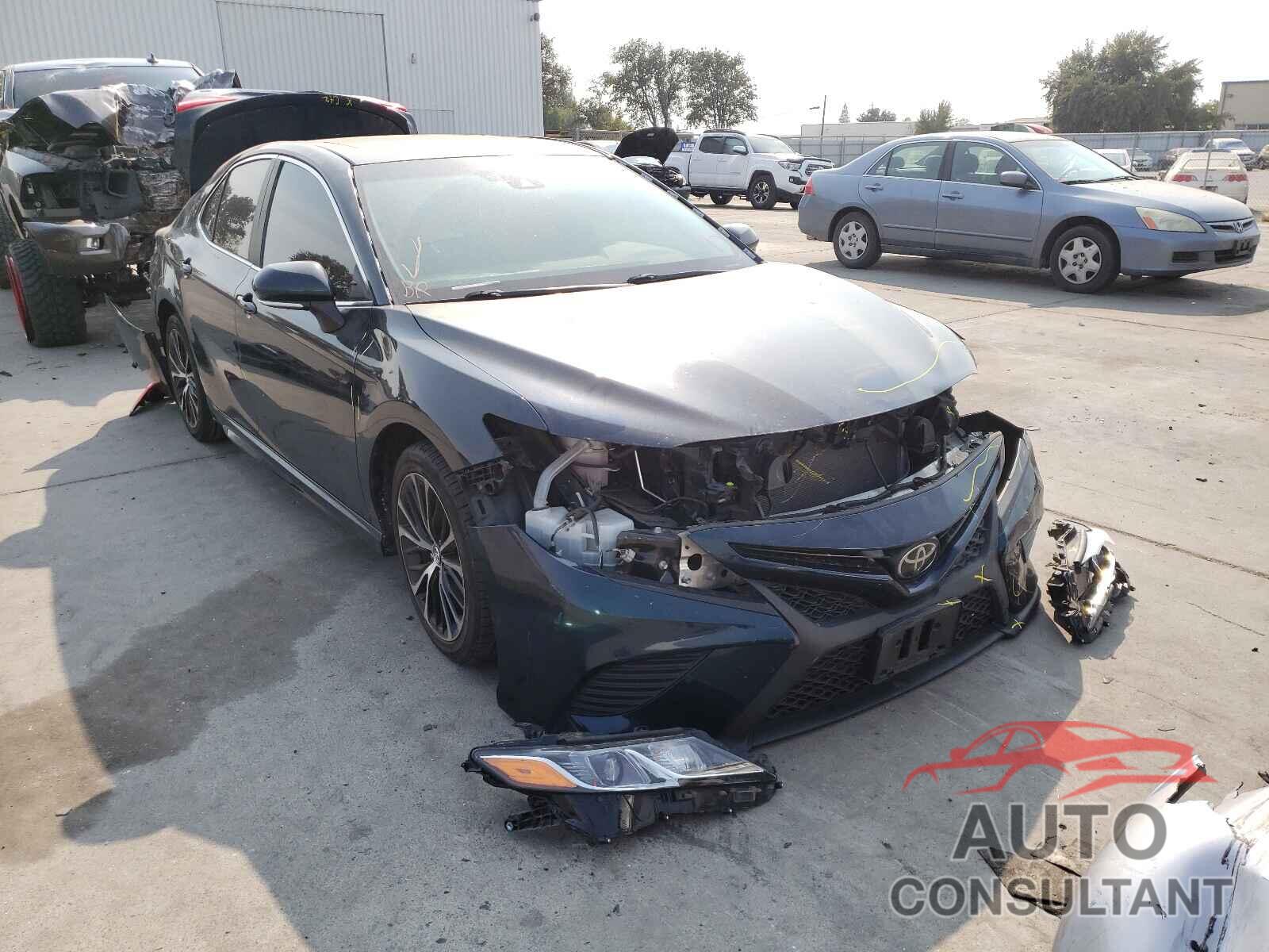 TOYOTA CAMRY 2018 - 4T1B11HK4JU556044