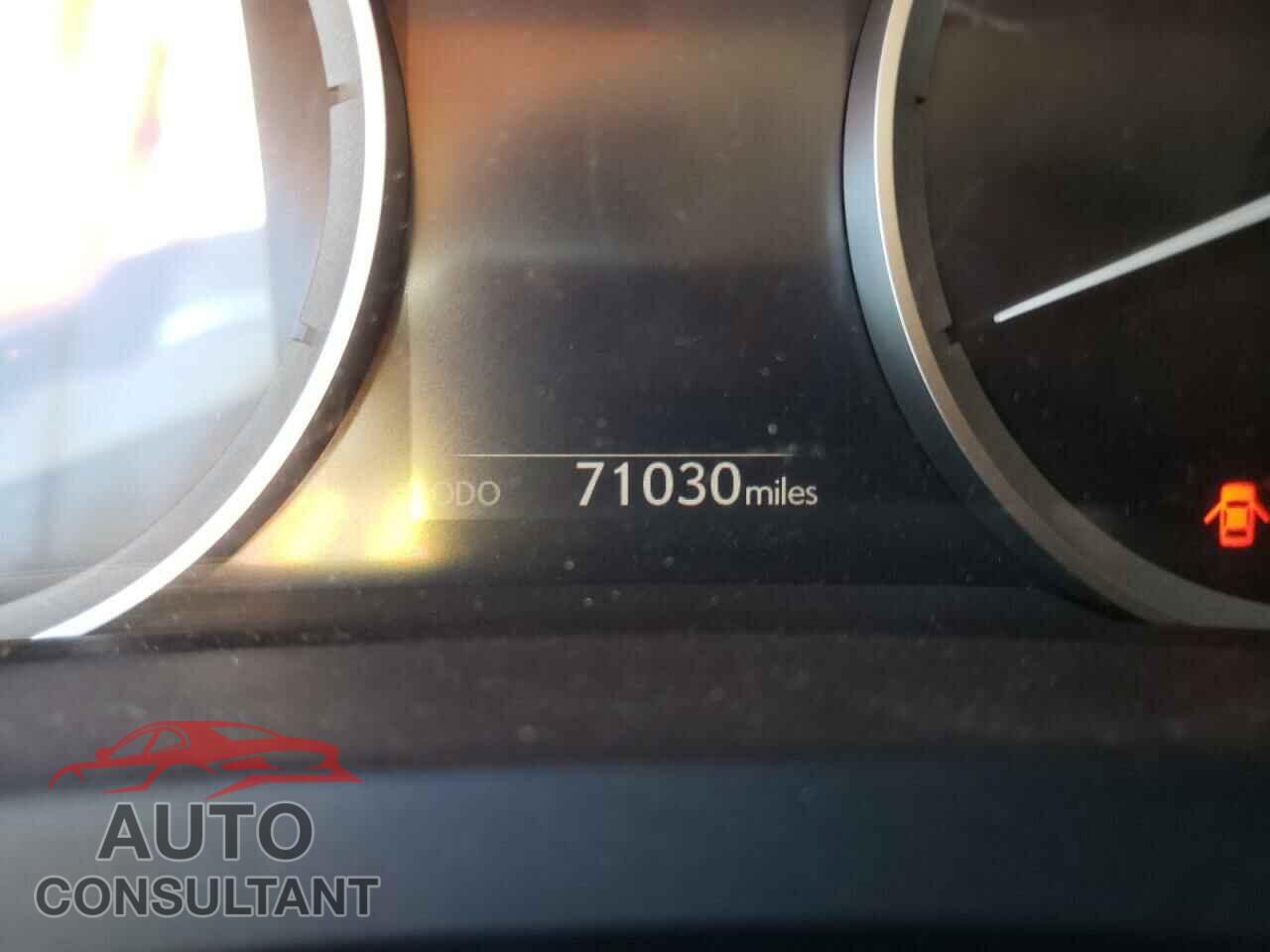 LEXUS IS 2016 - JTHBA1D23G5028443