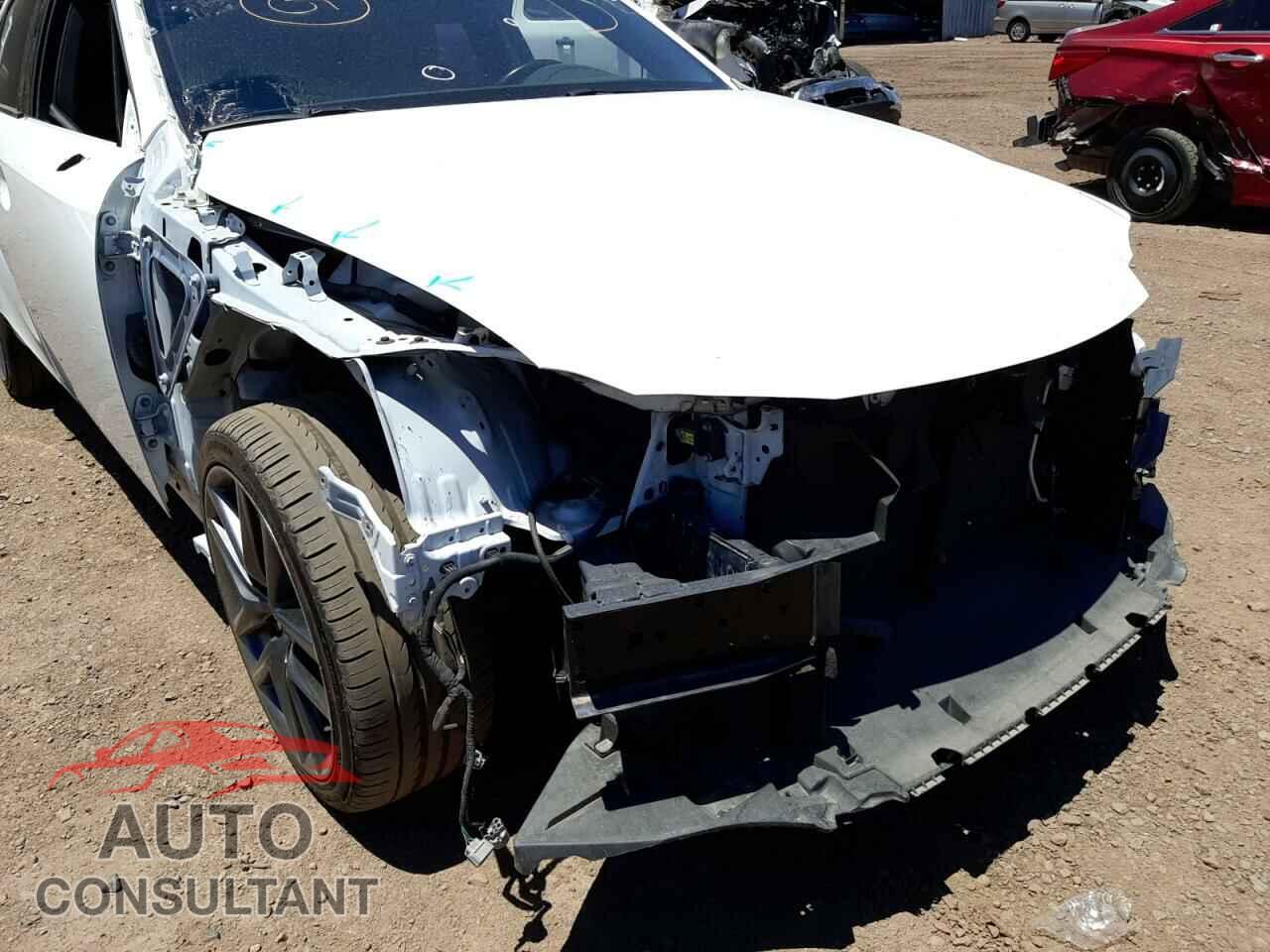 LEXUS IS 2018 - JTHBA1D20J5072777