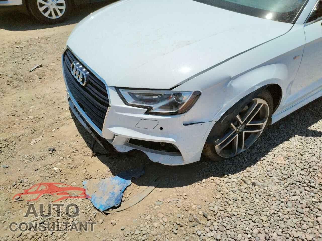 AUDI A3 2017 - WAUGUGFF8H1058223
